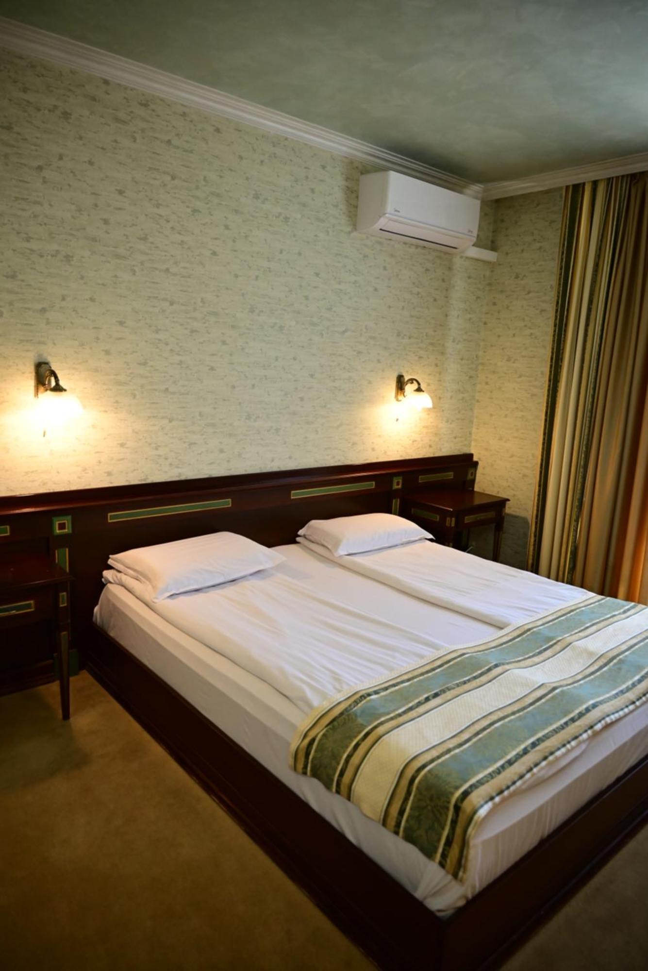 Family Hotel Lazur Kyustendil Exterior foto
